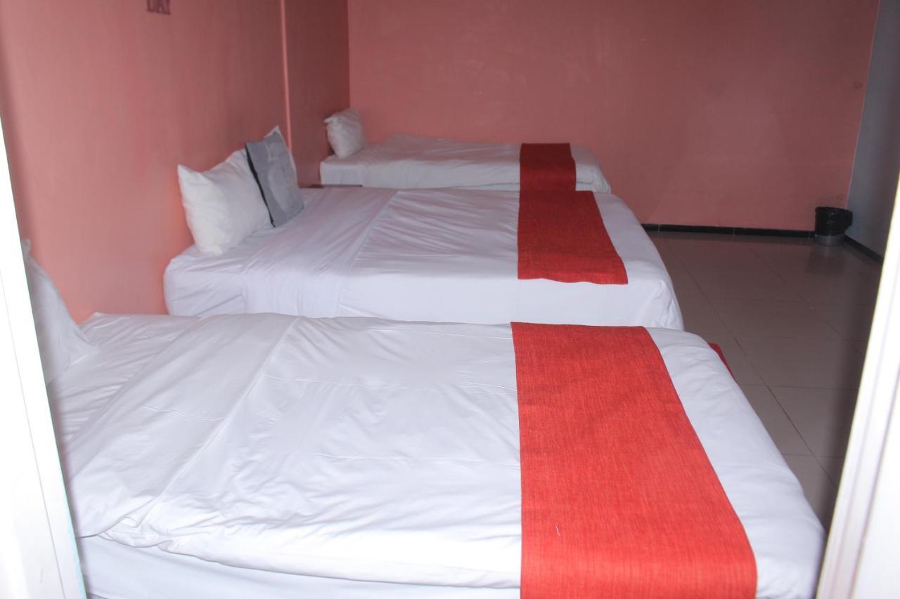 Global Guest House Касане Екстериор снимка