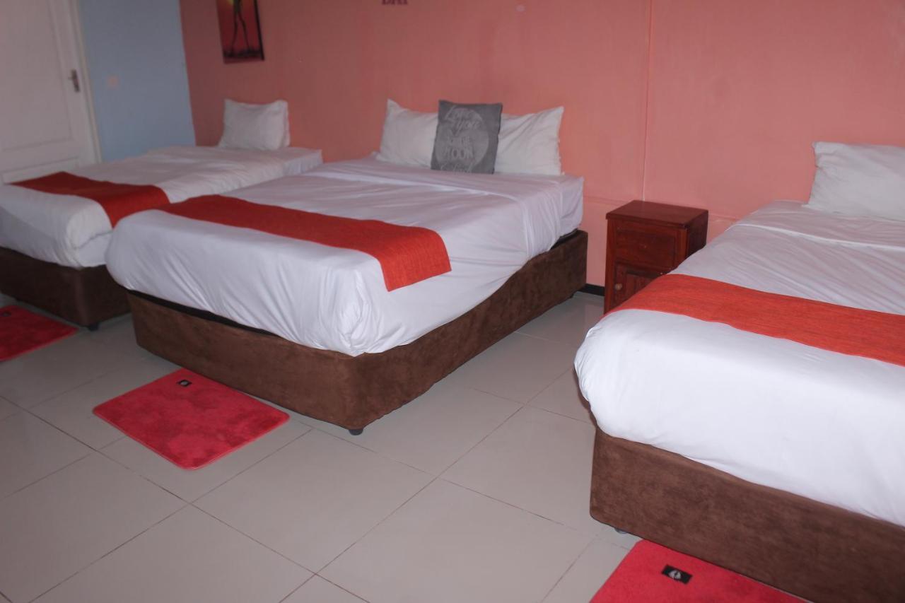 Global Guest House Касане Екстериор снимка