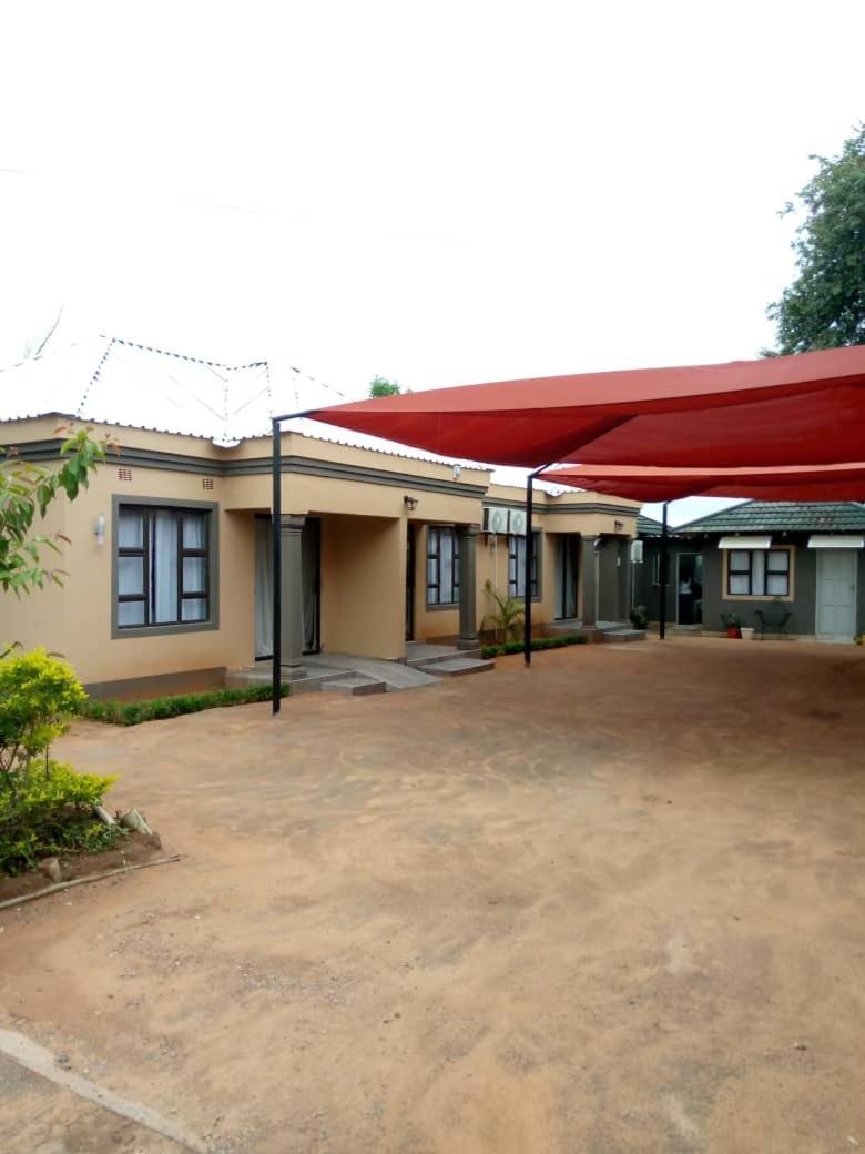 Global Guest House Касане Екстериор снимка