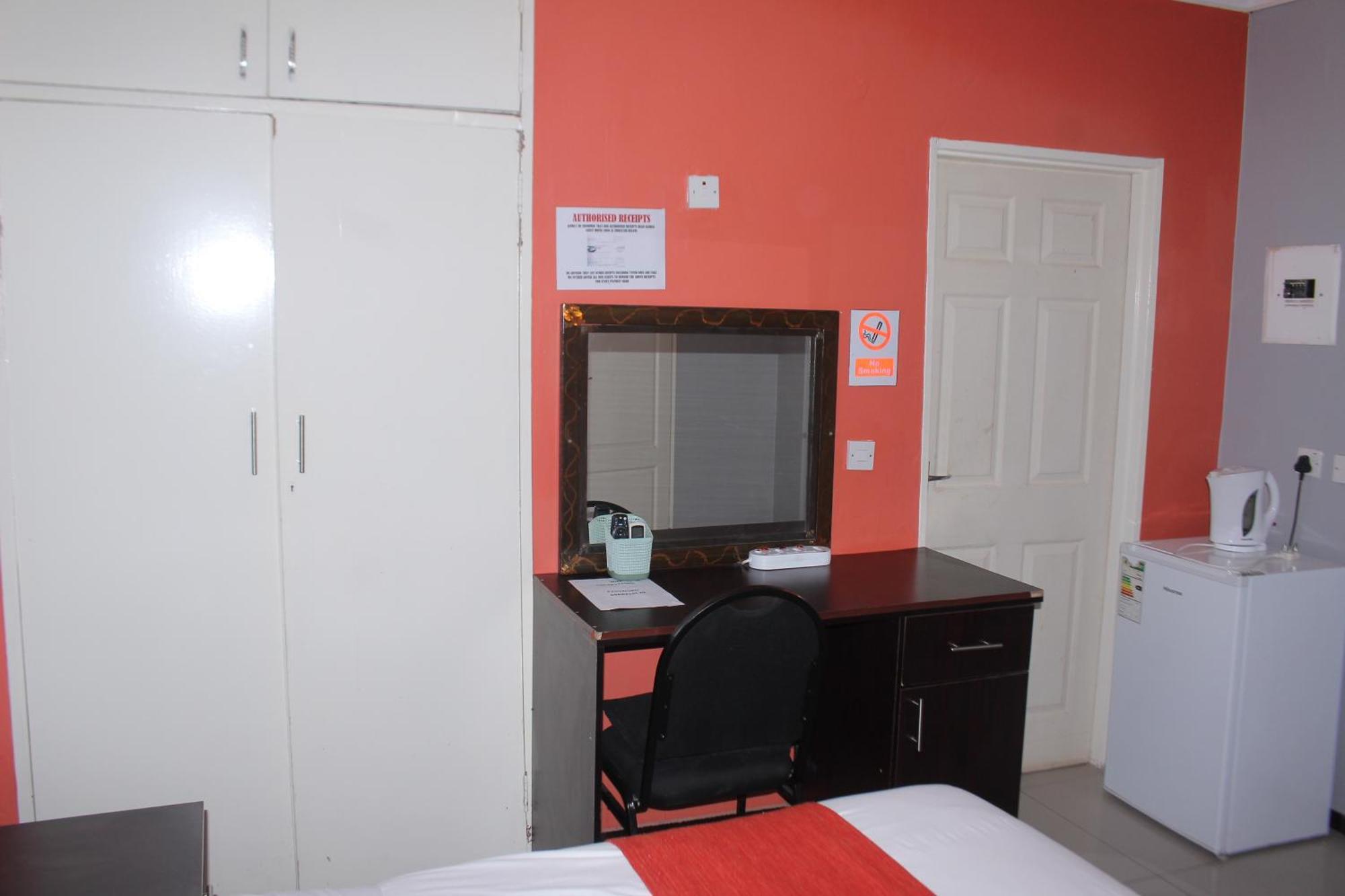 Global Guest House Касане Екстериор снимка